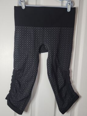 Lululemon In The Flow Crop II Leggings Sz 6